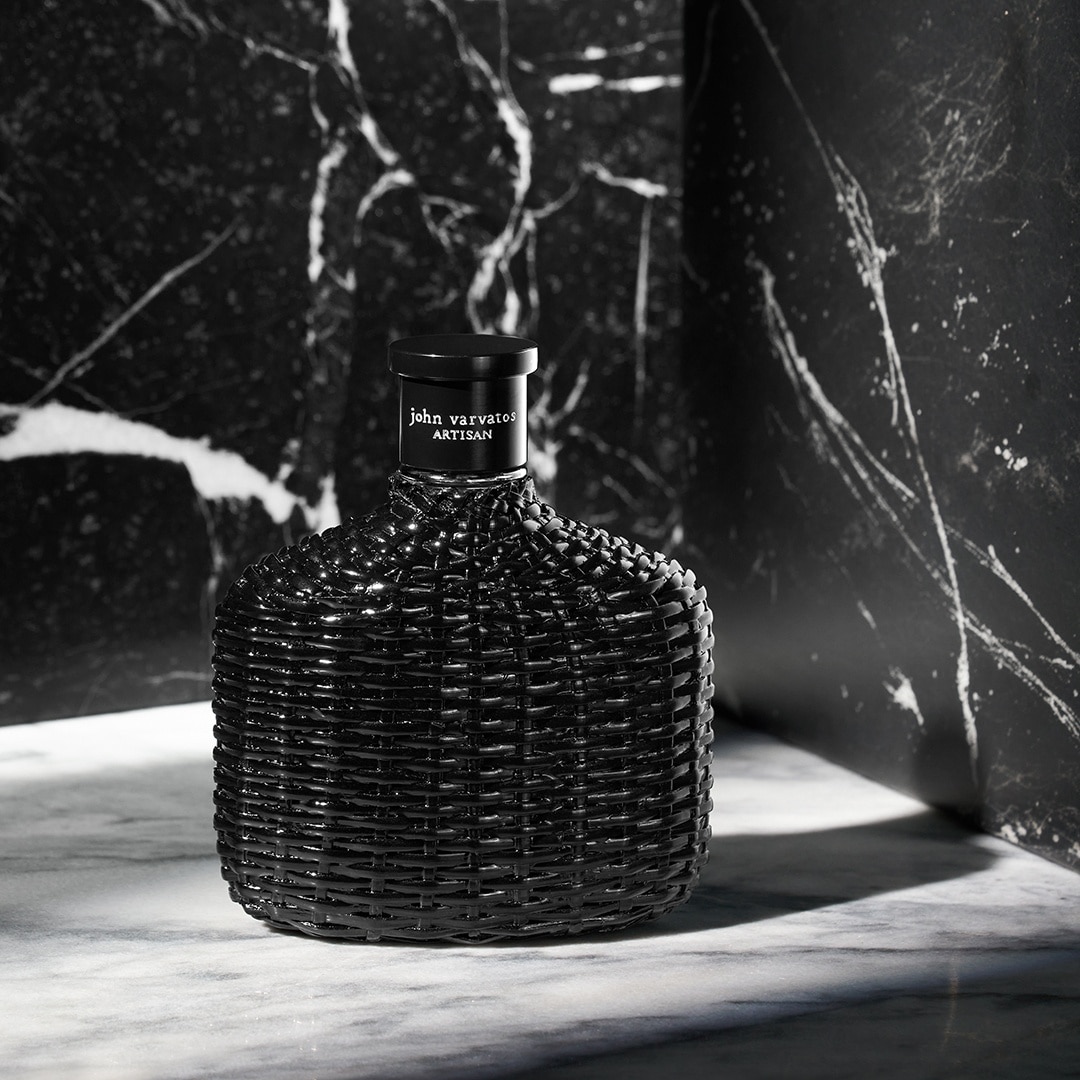 Artisan Black Eau De Toilette Spray 125mL