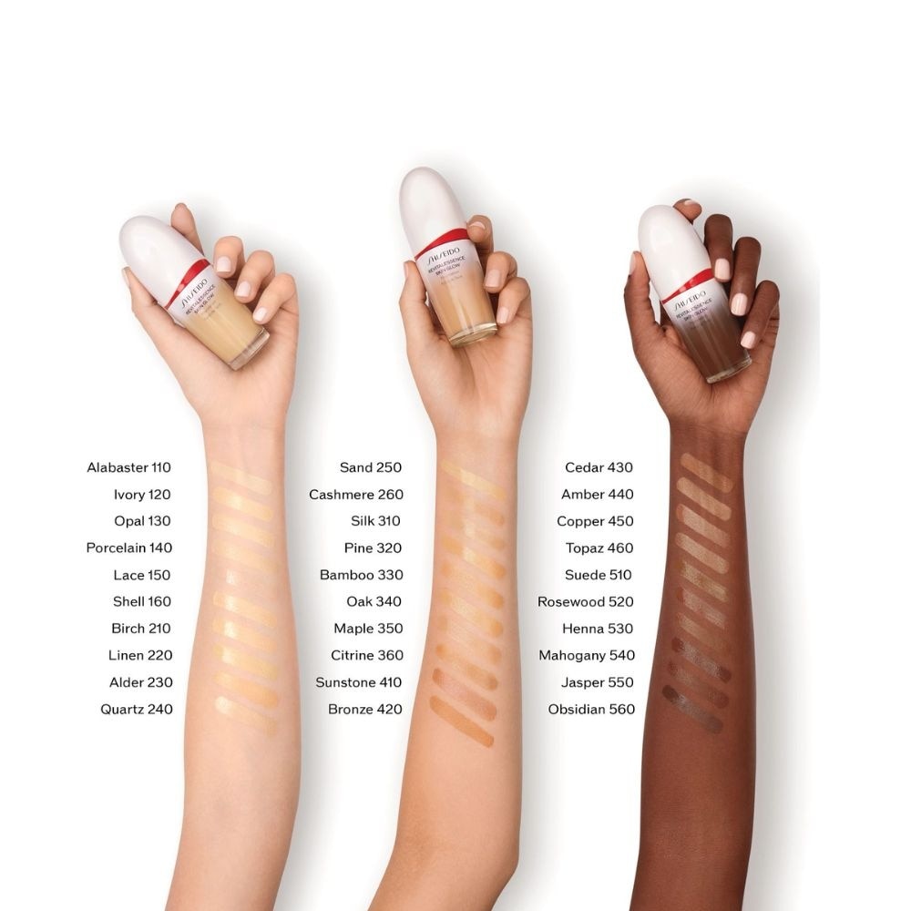 Revitalessence Skin Glow Foundation -120 Ivory